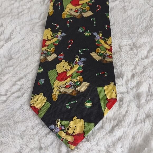 Disney Winnie The Pooh Christmas Men's Silk Tie - Picture 2 of 6